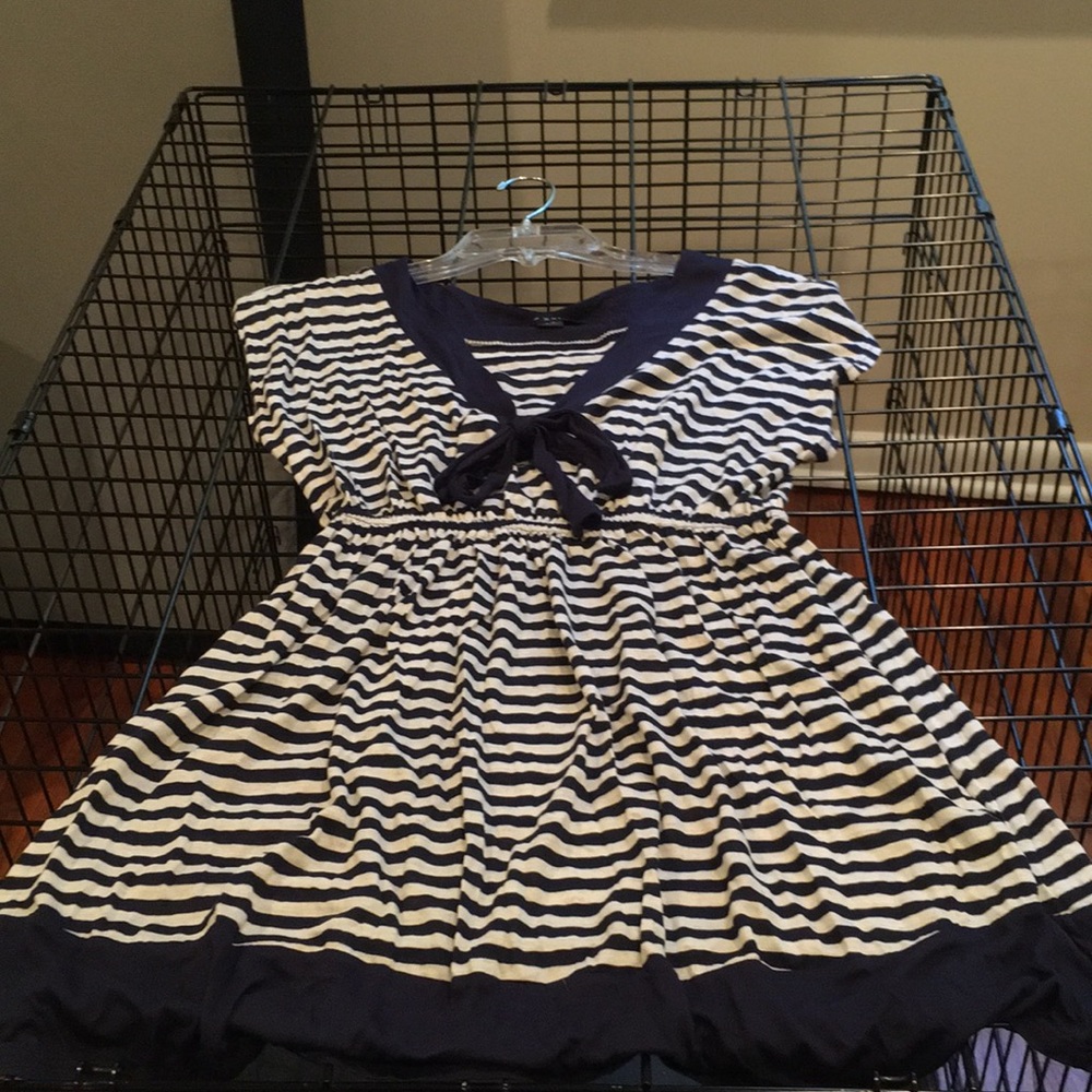 Forever 21 dress. Only worn for a few hours!